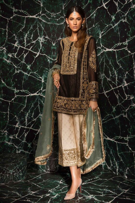 Regal Noir – Black & Gold Embroidered Velvet Ensemble