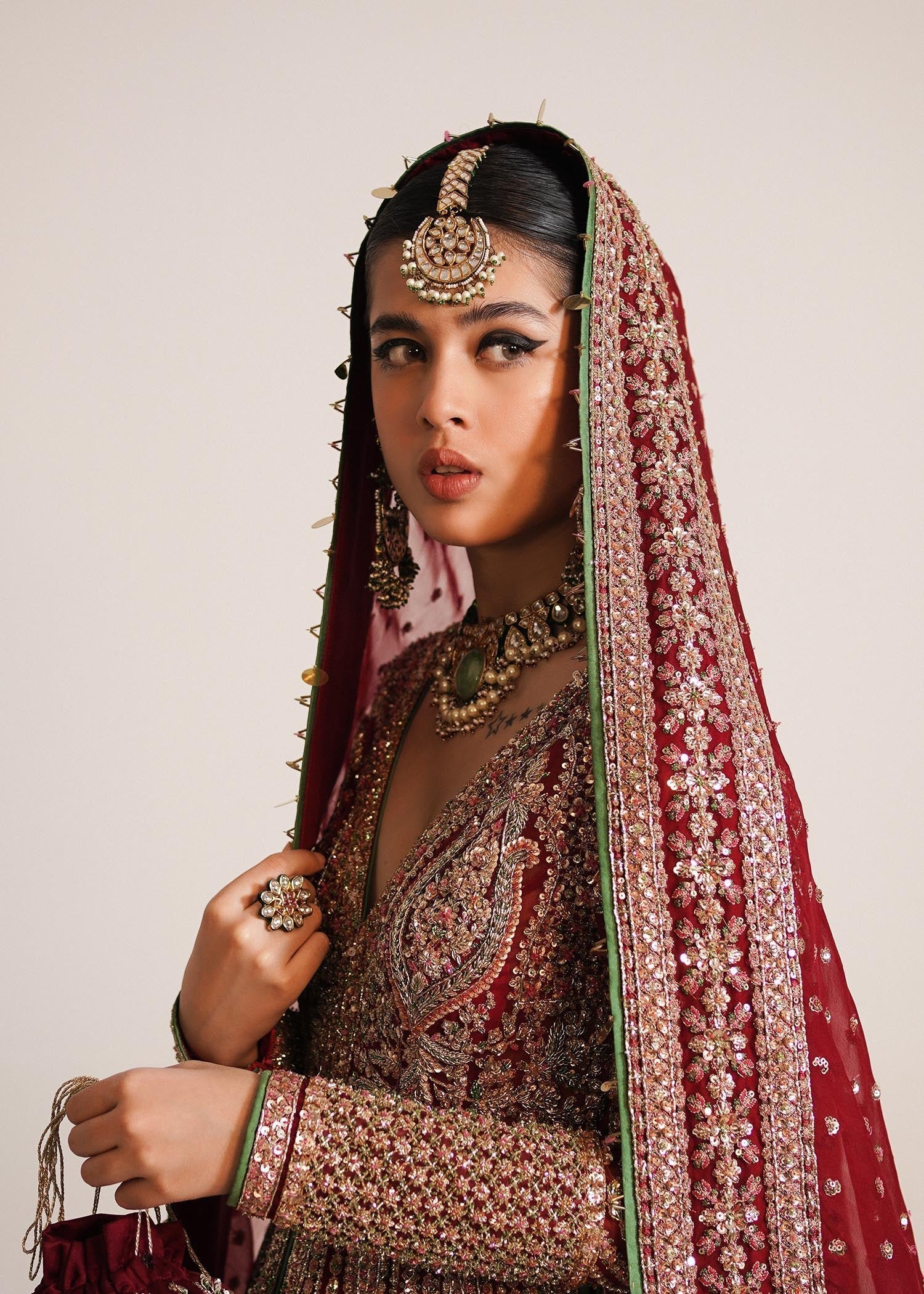 Majestic Crimson Bridal Ensemble – A Regal Symphony of Tradition & Grandeur